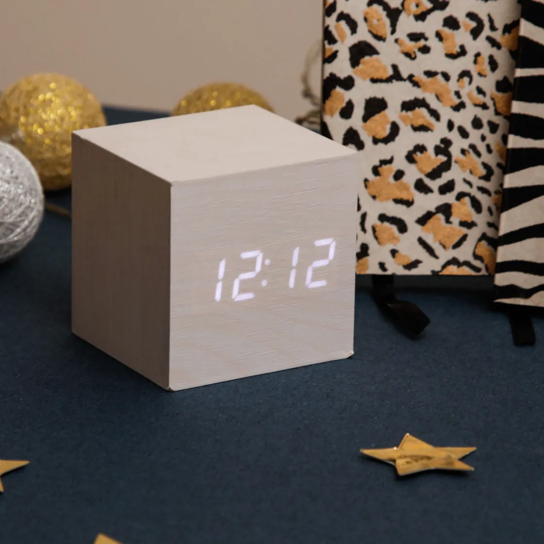 La Chaise Longue Horloge & Réveil-REVEIL LED BOIS BLANC