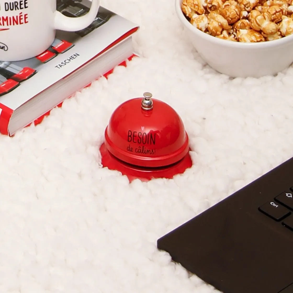 La Chaise Longue Art De La Table-SONNETTE BESOIN DE CALINS